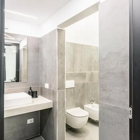 Diaz Novantuno - Luxury Center Apartment