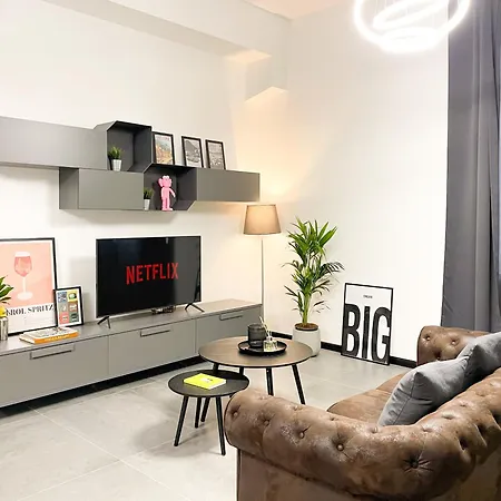 Diaz Novantuno - Luxury Center Apartment