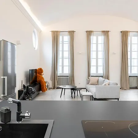 Diaz Novantuno - Luxury Center Apartment Como